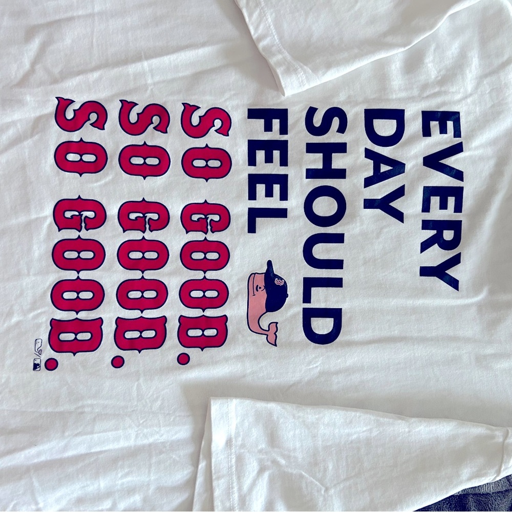 Vineyard Vines Boston Red Sox NWT shirt. Unisex.